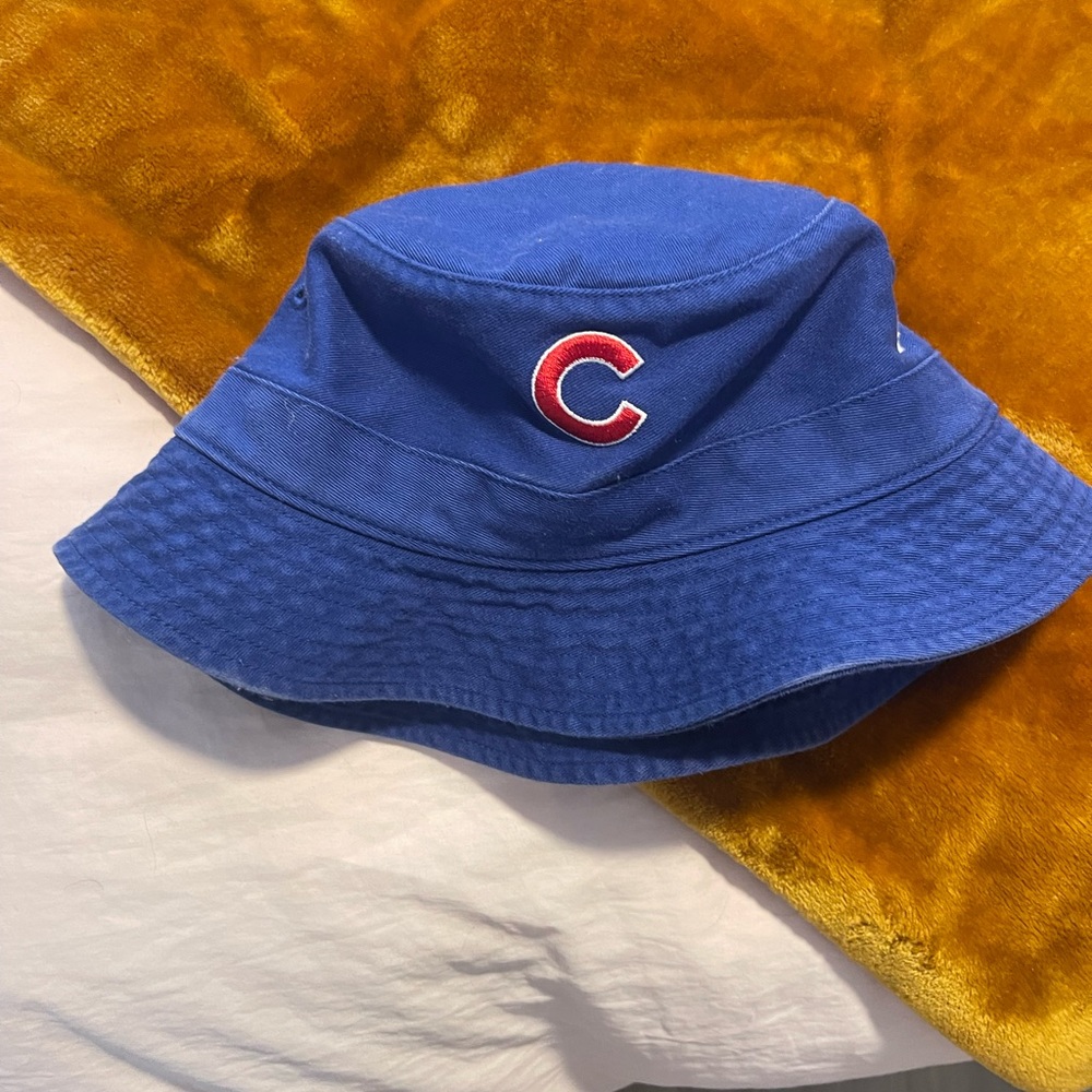 CHICAGO CUBS BUCKET HAT